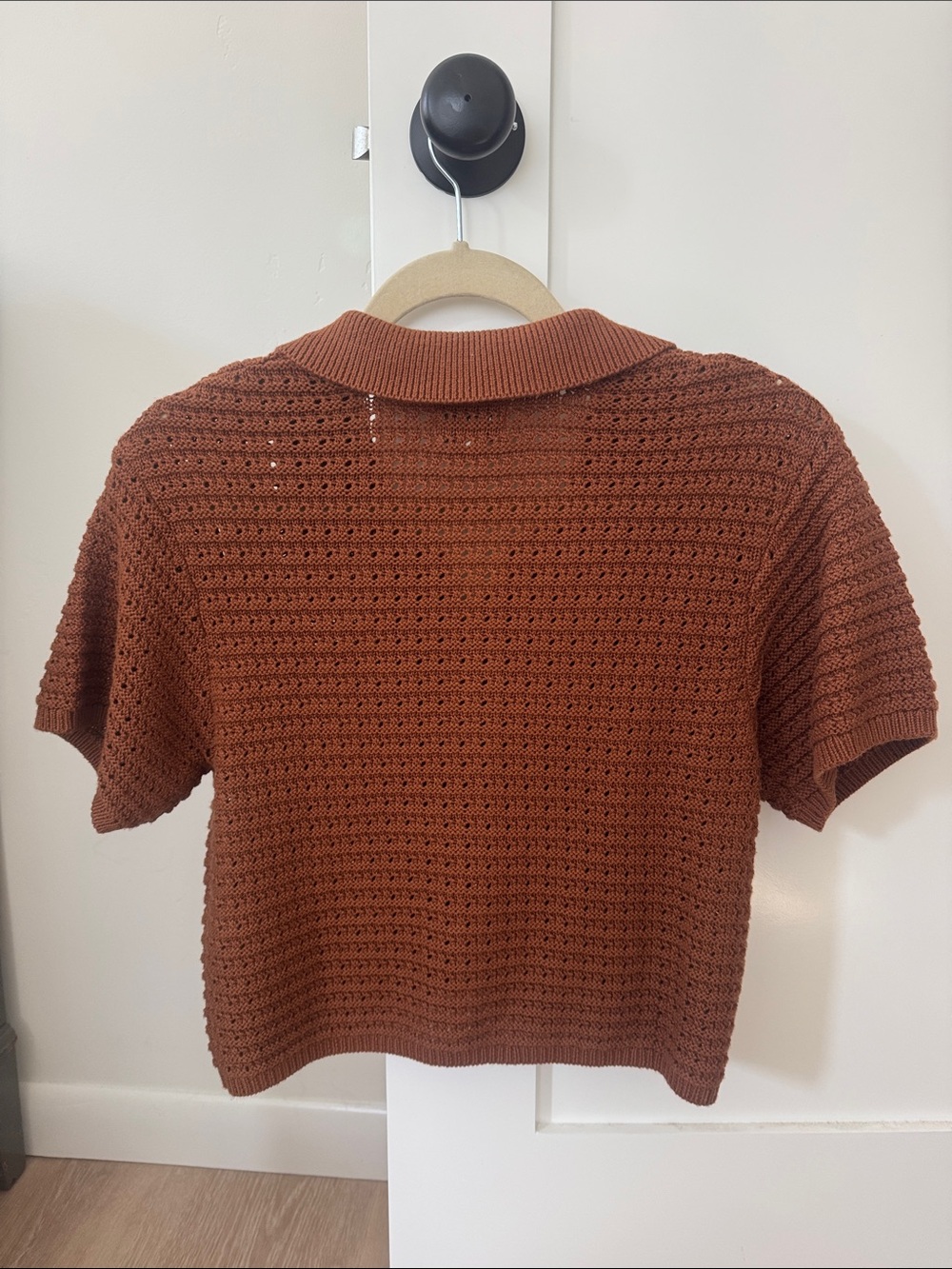 Rhythm. Short-Sleeve Crochet Cardigan in Rust - Picture 4 of 4
